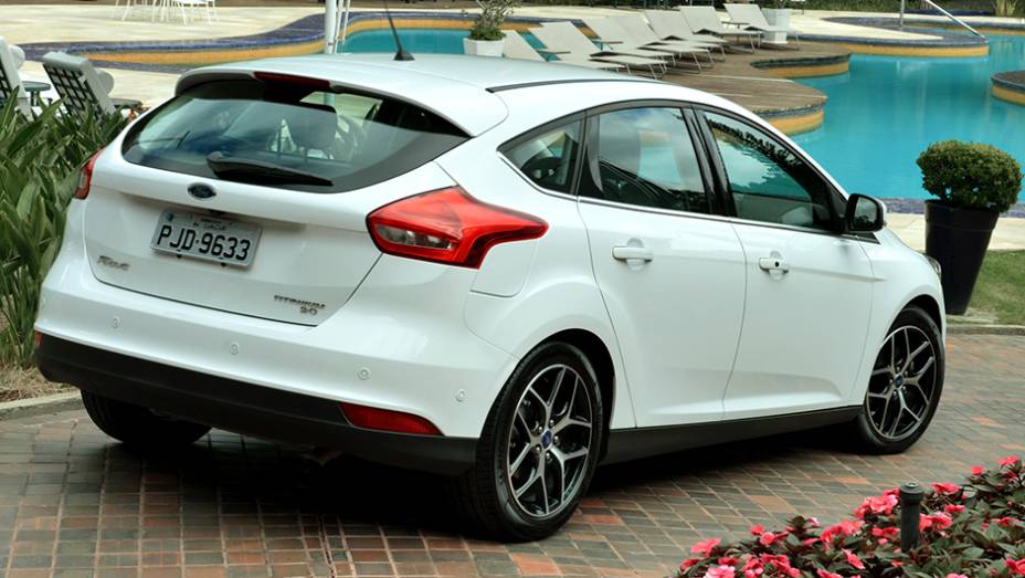 As mudan&ccedil;as na traseira foram mais discretas, limitando-se a uma nova disposi&ccedil;&atilde;o de luzes e para-choque redesenhado | <a href="https://preprod.quatrorodas.abril.com.br/noticias/fabricantes/novo-ford-focus-chega-r-69-900-879421.shtml" rel="migration">Leia mais</a> | <a href="https://q" rel="migration"></a>
