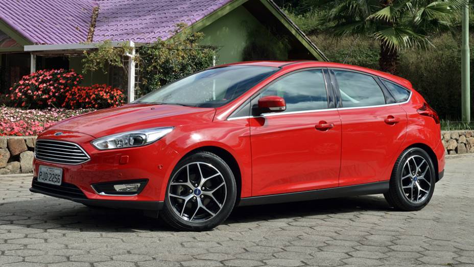 Para os interessados em mais pot&ecirc;ncia, o motor 2.0 est&aacute; dispon&iacute;vel em tr&ecirc;s vers&otilde;es: SE Plus, Titanium e Titanium Plus | <a href="https://preprod.quatrorodas.abril.com.br/noticias/fabricantes/novo-ford-focus-chega-r-69-900-879421.shtml" rel="migration">Leia mais</a> | <a href="http:/" rel="migration"></a>