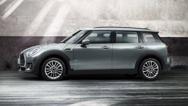 São 4,22 metros de comprimento, o que representa 26 cm a mais do que o anterior | <a href="https://preprod.quatrorodas.abril.com.br/noticias/fabricantes/mini-clubman-chega-segunda-geracao-880622.shtml" rel="migration">Leia mais</a> São 4,22 metros de comprimento, o que representa 26 cm a mais do que o anterior | <a href="https://preprod.quatrorodas.abril.com.br/noticias/fabricantes/mini-clubman-chega-segunda-geracao-880622.shtml" rel="migration">Leia mais</a>