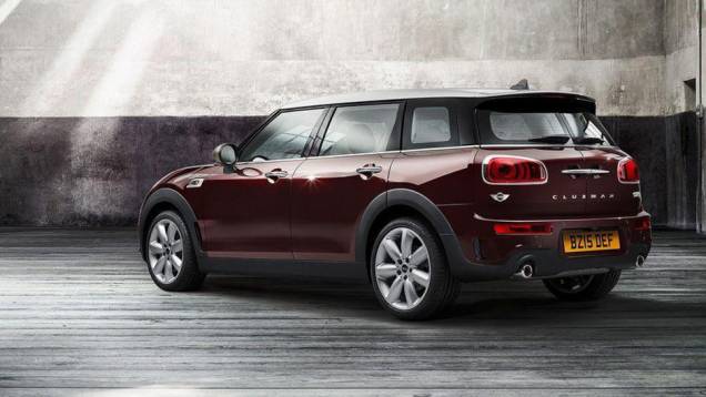 O modelo também está 16 centímetros mais largo e 2,5 centímetros mais alto | <a href="https://preprod.quatrorodas.abril.com.br/noticias/fabricantes/mini-clubman-chega-segunda-geracao-880622.shtml" rel="migration">Leia mais</a> O modelo também está 16 centímetros mais largo e 2,5 centímetros mais alto | <a href="https://preprod.quatrorodas.abril.com.br/noticias/fabricantes/mini-clubman-chega-segunda-geracao-880622.shtml" rel="migration">Leia mais</a>