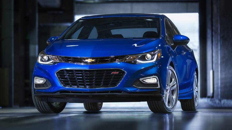 Outra mudança é a adoção do motor 1.4 turbo de 155 cv em substituição ao 1.8 aspirado | <a href="https://preprod.quatrorodas.abril.com.br/noticias/fabricantes/chevrolet-revela-nova-geracao-cruze-880901.shtml" rel="migration">Leia mais</a>