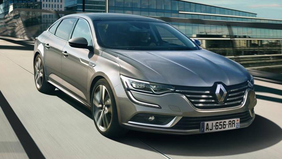 O Renault TALISMAN chega ao mercado europeu para substituir Laguna e Latitude de uma só vez | <a href="https://preprod.quatrorodas.abril.com.br/noticias/fabricantes/oficializado-renault-talisman-tera-cinco-opcoes-motorizacao-884941.shtml" rel="migration">Leia mais</a>