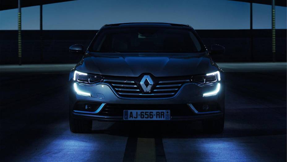 Está disponível também a versão de luxo Initiale Paris, com cor de carroceria exclusiva | <a href="https://preprod.quatrorodas.abril.com.br/noticias/fabricantes/oficializado-renault-talisman-tera-cinco-opcoes-motorizacao-884941.shtml" rel="migration">Leia mais</a>