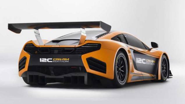 No 12C Can-Am, o enorme aerofólio não tem função meramente decorativa: ele ajuda a segurar o carro no chão em altas velocidades | <a href="https://preprod.quatrorodas.abril.com.br/noticias/fabricantes/mclaren-exibe-nova-versao-mp4-12c-697456.shtml" rel="migration">Leia mais</a> No 12C Can-Am, o enorme aerofólio não tem função meramente decorativa: ele ajuda a segurar o carro no chão em altas velocidades | <a href="https://preprod.quatrorodas.abril.com.br/noticias/fabricantes/mclaren-exibe-nova-versao-mp4-12c-697456.shtml" rel="migration">Leia mais</a>