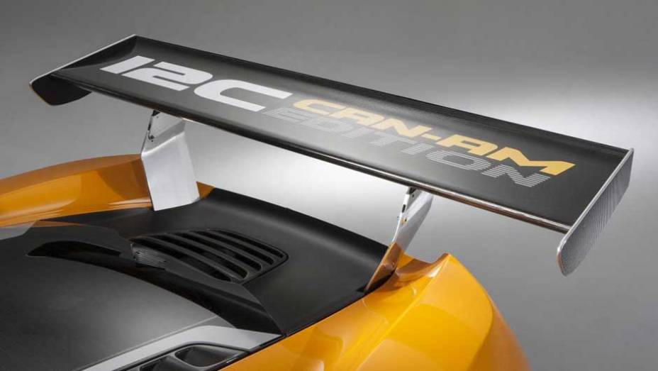 O MP4-12C Can-Am é um exemplar único e não deve ser produzido em série tão cedo... | <a href="https://preprod.quatrorodas.abril.com.br/noticias/fabricantes/mclaren-exibe-nova-versao-mp4-12c-697456.shtml" rel="migration">Leia mais</a>