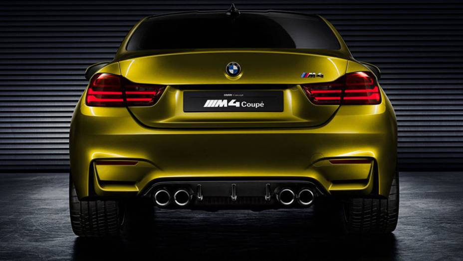 Este &eacute; o &acirc;ngulo que a maioria dos motoristas ver&aacute; o M4 e suas quatro sa&iacute;das de escape | <a href="https://preprod.quatrorodas.abril.com.br/noticias/fabricantes/bmw-mostra-fotos-concept-m4-750070.shtml" rel="migration">Leia mais</a>