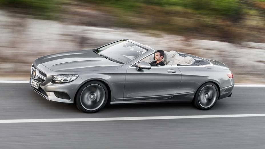 Em termos de design, o modelo se assemelha ao já conhecido Classe S Coupe <a href="https://preprod.quatrorodas.abril.com.br/noticias/fabricantes/mercedes-benz-resgata-antiga-tradicao-classe-s-cabriolet-901700.shtml" target="_blank" rel="migration">Leia mais</a>