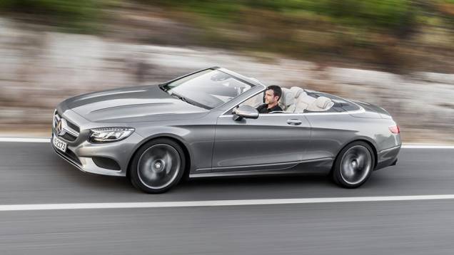Em termos de design, o modelo se assemelha ao já conhecido Classe S Coupe <a href="https://preprod.quatrorodas.abril.com.br/noticias/fabricantes/mercedes-benz-resgata-antiga-tradicao-classe-s-cabriolet-901700.shtml" target="_blank" rel="migration">Leia mais</a> Em termos de design, o modelo se assemelha ao já conhecido Classe S Coupe <a href="https://preprod.quatrorodas.abril.com.br/noticias/fabricantes/mercedes-benz-resgata-antiga-tradicao-classe-s-cabriolet-901700.shtml" target="_blank" rel="migration">Leia mais</a>