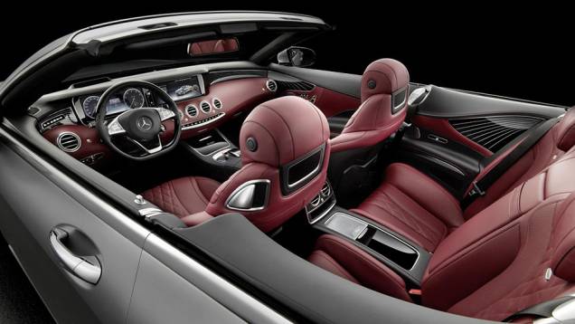 A chegada do modelo às concessionárias europeias está prevista para o segundo trimestre de 2016 <a href="https://preprod.quatrorodas.abril.com.br/noticias/fabricantes/mercedes-benz-resgata-antiga-tradicao-classe-s-cabriolet-901700.shtml" target="_blank" rel="migration">Leia mais</a> A chegada do modelo às concessionárias europeias está prevista para o segundo trimestre de 2016 <a href="https://preprod.quatrorodas.abril.com.br/noticias/fabricantes/mercedes-benz-resgata-antiga-tradicao-classe-s-cabriolet-901700.shtml" target="_blank" rel="migration">Leia mais</a>
