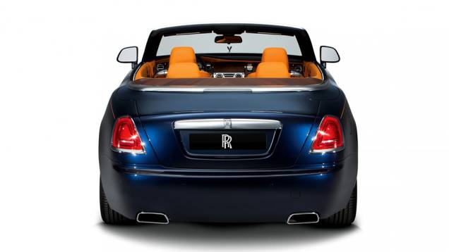 O Dawn conta com motor 6.0 V12 biturbo de 570 cv | <a href="https://preprod.quatrorodas.abril.com.br/noticias/fabricantes/conheca-dawn-novo-conversivel-rolls-royce-902940.shtml" target="_blank" rel="migration">Leia mais</a> O Dawn conta com motor 6.0 V12 biturbo de 570 cv | <a href="https://preprod.quatrorodas.abril.com.br/noticias/fabricantes/conheca-dawn-novo-conversivel-rolls-royce-902940.shtml" target="_blank" rel="migration">Leia mais</a>