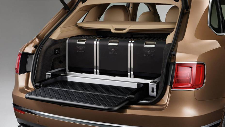 A chegada do Bentayga ao mercado europeu est&aacute; programada para 2016 | <a href="https://preprod.quatrorodas.abril.com.br//noticias/fabricantes/bentley-bentayga-eleva-patamar-suvs-luxo-903320.shtml" target="_blank" rel="migration">Leia mais</a>
