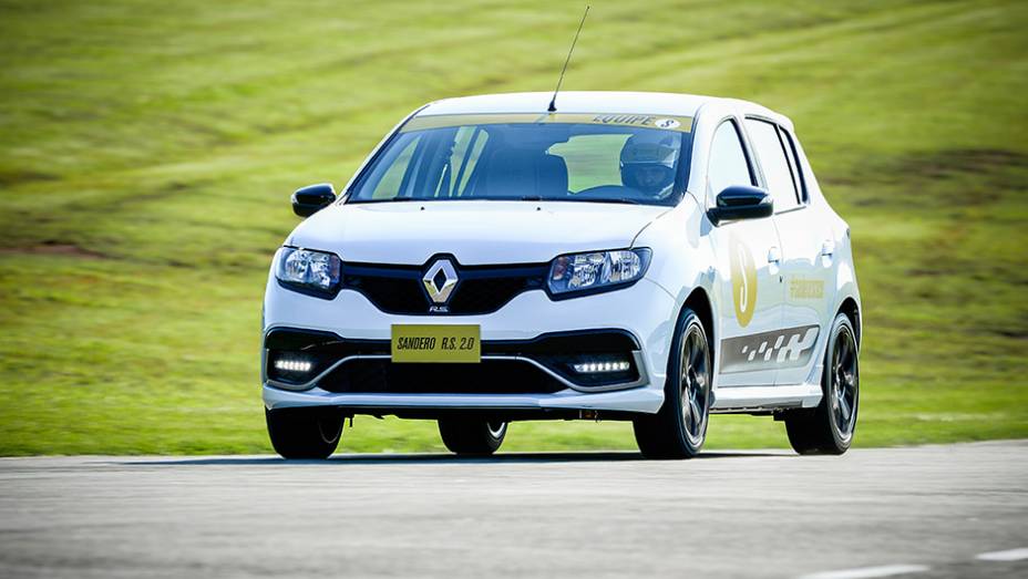 Para saber se o Sandero R.S. é mesmo um carro esportivo, dois pilotos que correram na F1 foram convidados para fazer um test drive: Antonio Pizzonia e Tarso Marques. Saiba o que eles acharam do carro