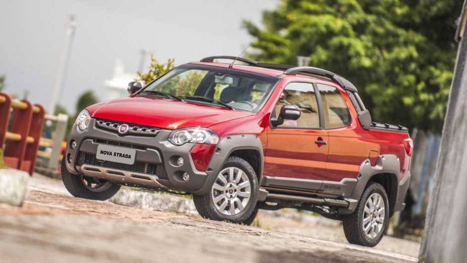 H&aacute; 15 anos no mercado, a Strada recebeu mais uma atualiza&ccedil;&atilde;o. Mas desta vez ela vem acompanhada de uma grande novidade | <a href="https://preprod.quatrorodas.abril.com.br/carros/lancamentos/fiat-strada-2014-757188.shtml" rel="migration">Leia mais</a>