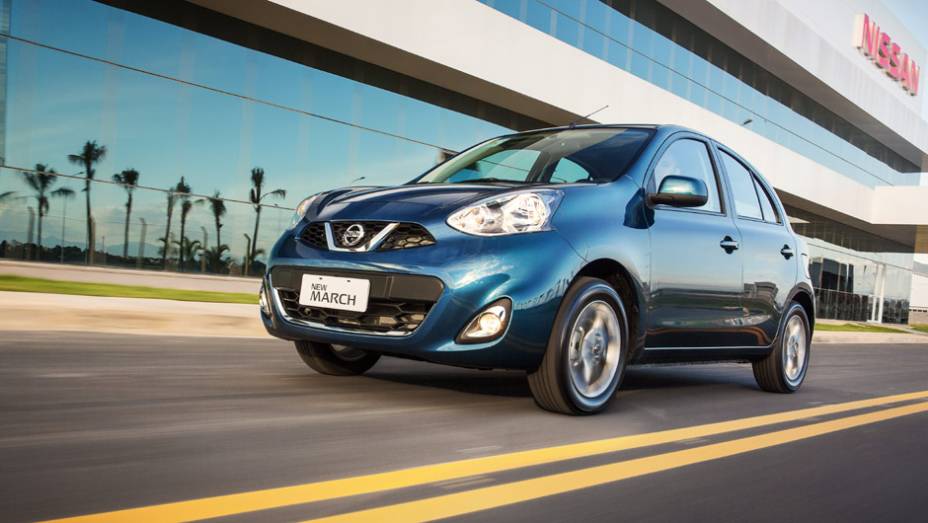 As principais mudan&ccedil;as foram feitas na frente, que ganhou a nova identidade visual da Nissan | <a href="https://preprod.quatrorodas.abril.com.br/carros/lancamentos/nissan-new-march-782972.shtml" rel="migration">Leia mais</a>