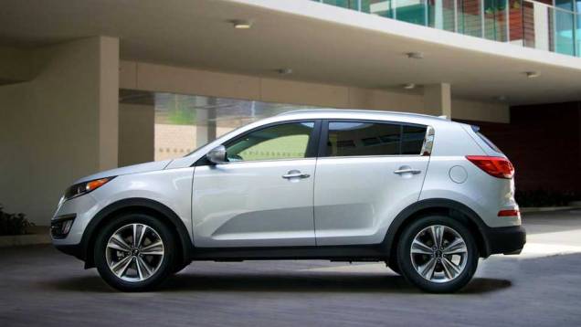 Debaixo do capô, o Sportage agora tem um motor 2.4 GDI a diesel, com 182 cv | <a href="https://preprod.quatrorodas.abril.com.br/noticias/fabricantes/kia-revela-facelift-sportage-2014-eua-754251.shtml" rel="migration">Leia mais</a> Debaixo do capô, o Sportage agora tem um motor 2.4 GDI a diesel, com 182 cv | <a href="https://preprod.quatrorodas.abril.com.br/noticias/fabricantes/kia-revela-facelift-sportage-2014-eua-754251.shtml" rel="migration">Leia mais</a>