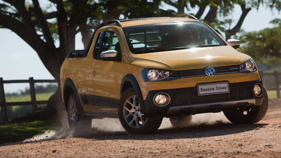 Chegamos, enfim, &agrave; Cross; ela traz para-choque exclusivo com far&oacute;is de neblina embutidos | <a href="https://preprod.quatrorodas.abril.com.br/carros/lancamentos/vw-saveiro-2014-738896.shtml" rel="migration">Leia mais</a>