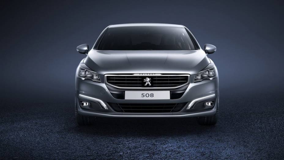 As mudanças atingem todos os modelos da linha (sedã, perua e versão aventureira); a frente ganhou visual mais comportado | <a href="https://preprod.quatrorodas.abril.com.br/noticias/saloes/paris-2014/peugeot-muda-visual-508-786474.shtml" rel="migration">Leia mais</a>