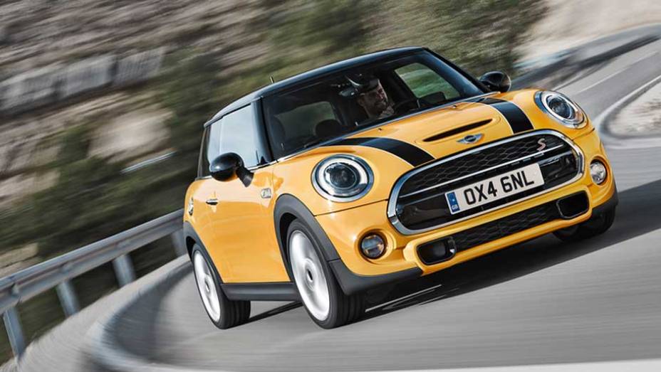 Como mudar um cl&aacute;ssico sem desvirtuar sua identidade? O novo MINI Cooper traz a resposta | <a href="https://preprod.quatrorodas.abril.com.br/carros/lancamentos/mini-cooper-2014-760542.shtml" rel="migration">Leia mais</a>