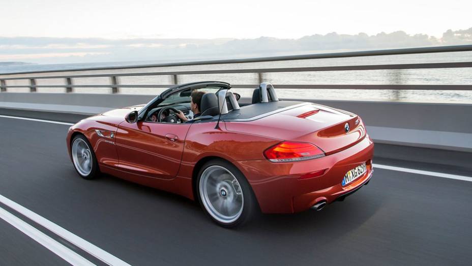 BMW Z4 Roadster 2014 | <a href="https://preprod.quatrorodas.abril.com.br/saloes/detroit/2013/bmw-z4-730389.shtml" rel="migration">Leia mais</a>