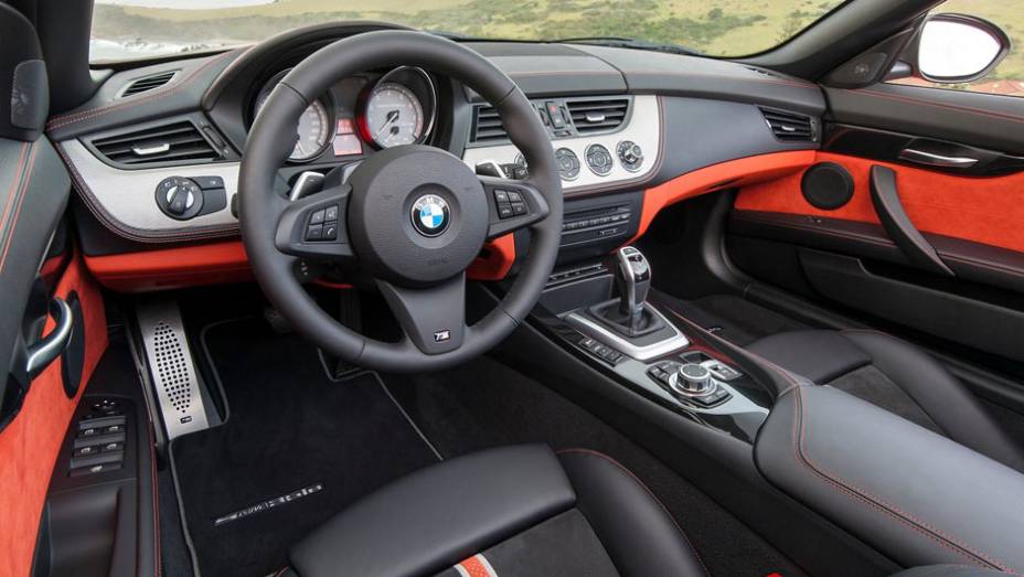 BMW Z4 Roadster 2014 | <a href="https://preprod.quatrorodas.abril.com.br/saloes/detroit/2013/bmw-z4-730389.shtml" rel="migration">Leia mais</a>