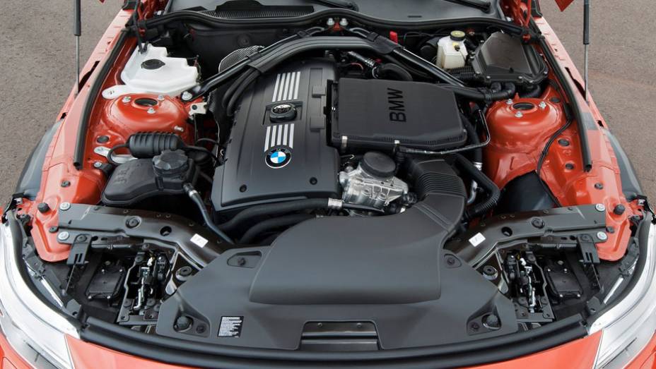 BMW Z4 Roadster 2014 | <a href="https://preprod.quatrorodas.abril.com.br/saloes/detroit/2013/bmw-z4-730389.shtml" rel="migration">Leia mais</a>