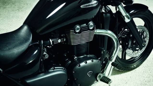 Um dos destaques da Storm é o motor T-16, de 1.699 cc, que entrega 97 cavalos de potência e 16 kgfm de torque a 2.950 rpm | <a href="%20https://preprod.quatrorodas.abril.com.br/moto/noticias/estilo-triumph-thunderbird-storm-731430.shtml" rel="migration">Leia mais</a> Um dos destaques da Storm é o motor T-16, de 1.699 cc, que entrega 97 cavalos de potência e 16 kgfm de torque a 2.950 rpm | <a href="%20https://preprod.quatrorodas.abril.com.br/moto/noticias/estilo-triumph-thunderbird-storm-731430.shtml" rel="migration">Leia mais</a>