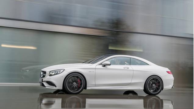 O S 63 AMG Coupe faz sua estreia mundial no Salão de Nova York, que acontecerá em abril | <a href="https://preprod.quatrorodas.abril.com.br/noticias/fabricantes/mercedes-benz-mostra-s-63-amg-coupe-777171.shtml" rel="migration">Leia mais</a> O S 63 AMG Coupe faz sua estreia mundial no Salão de Nova York, que acontecerá em abril | <a href="https://preprod.quatrorodas.abril.com.br/noticias/fabricantes/mercedes-benz-mostra-s-63-amg-coupe-777171.shtml" rel="migration">Leia mais</a>