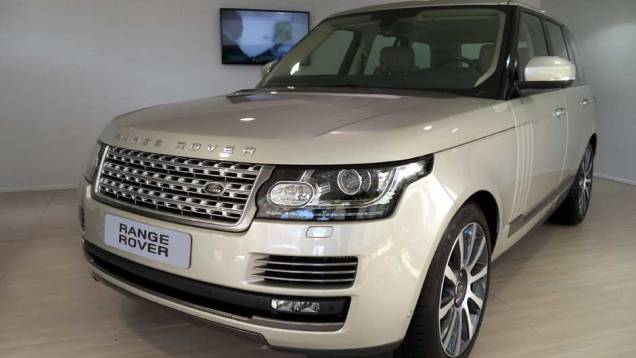Recém-lançado, o Range Rover Vogue atrai fãs de SUVs | <a href="https://preprod.quatrorodas.abril.com.br/noticias/fabricantes/auto-premium-show-abre-portas-sp-760626.shtml" rel="migration">Leia mais</a> Recém-lançado, o Range Rover Vogue atrai fãs de SUVs | <a href="https://preprod.quatrorodas.abril.com.br/noticias/fabricantes/auto-premium-show-abre-portas-sp-760626.shtml" rel="migration">Leia mais</a>