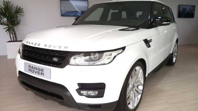 Mais nervoso, o Range Rover Sport é vendido com motorizações a diesel e gasolina | <a href="https://preprod.quatrorodas.abril.com.br/noticias/fabricantes/auto-premium-show-abre-portas-sp-760626.shtml" rel="migration">Leia mais</a> Mais nervoso, o Range Rover Sport é vendido com motorizações a diesel e gasolina | <a href="https://preprod.quatrorodas.abril.com.br/noticias/fabricantes/auto-premium-show-abre-portas-sp-760626.shtml" rel="migration">Leia mais</a>