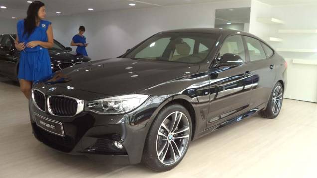 ... e o crossover Série 3 Gran Turismo | <a href="https://preprod.quatrorodas.abril.com.br/noticias/fabricantes/auto-premium-show-abre-portas-sp-760626.shtml" rel="migration">Leia mais</a> ... e o crossover Série 3 Gran Turismo | <a href="https://preprod.quatrorodas.abril.com.br/noticias/fabricantes/auto-premium-show-abre-portas-sp-760626.shtml" rel="migration">Leia mais</a>