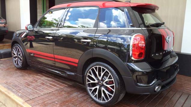 E a MINI mostra o Countryman preparado pela John Cooper Works | <a href="https://preprod.quatrorodas.abril.com.br/noticias/fabricantes/auto-premium-show-abre-portas-sp-760626.shtml" rel="migration">Leia mais</a> E a MINI mostra o Countryman preparado pela John Cooper Works | <a href="https://preprod.quatrorodas.abril.com.br/noticias/fabricantes/auto-premium-show-abre-portas-sp-760626.shtml" rel="migration">Leia mais</a>