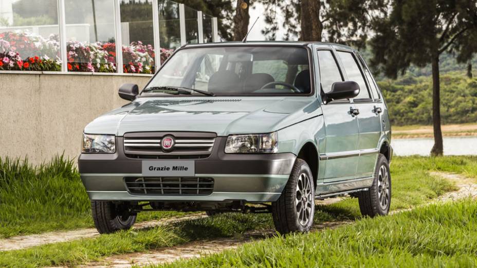 Para marcar a despedida do Mille, a Fiat lança a série especial Grazie Mille | <a href="https://preprod.quatrorodas.abril.com.br/noticias/fabricantes/fiat-lanca-serie-grazie-mille-763882.shtml" rel="migration">Leia mais</a>