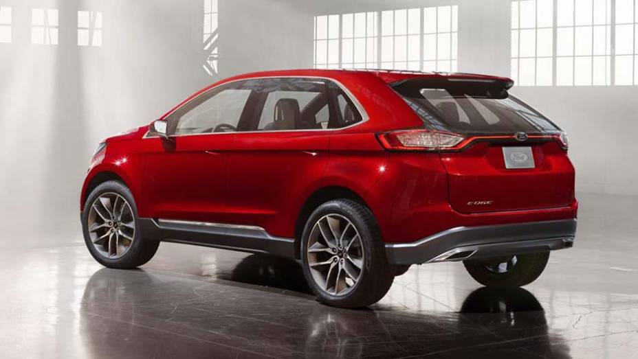 Se a frente lembra um rival asiático, pelo menos a traseira tem personalidade | <a href="https://preprod.quatrorodas.abril.com.br/noticias/saloes/los-angeles-2013/ford-apresenta-edge-concept-760730.shtml" rel="migration">Leia mais</a>