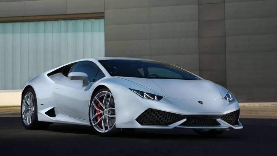 Bastante aguardada, a nova <em>macchina</em> da Lamborghini tem um motor V10 com 610 cv | <a href="https://preprod.quatrorodas.abril.com.br/noticias/saloes/genebra-2014/lamborghini-revela-huracan-775441.shtml" rel="migration">Leia mais</a>