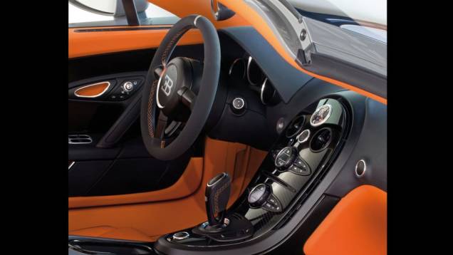 Série limitada é destaque da marca na Suíça | <a href="https://preprod.quatrorodas.abril.com.br/saloes/genebra/2012/bugatti-veyron-grand-sport-vitesse-678489.shtml" rel="migration">Leia mais</a> Série limitada é destaque da marca na Suíça | <a href="https://preprod.quatrorodas.abril.com.br/saloes/genebra/2012/bugatti-veyron-grand-sport-vitesse-678489.shtml" rel="migration">Leia mais</a>