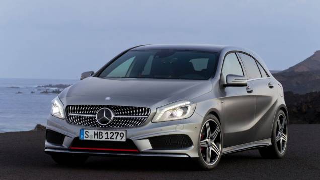 O Classe A segue o visual dos últimos modelos da Mercedes-Benz | <a href="https://preprod.quatrorodas.abril.com.br/saloes/genebra/2012/mercedes-benz-classe-678631.shtml" rel="migration">Leia mais</a> O Classe A segue o visual dos últimos modelos da Mercedes-Benz | <a href="https://preprod.quatrorodas.abril.com.br/saloes/genebra/2012/mercedes-benz-classe-678631.shtml" rel="migration">Leia mais</a>