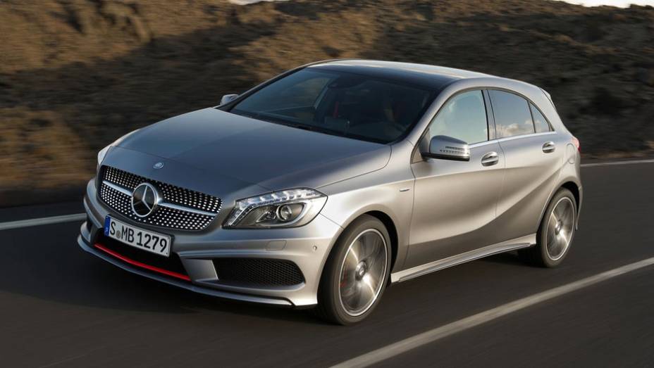 O visual foi inspirado no conceito Classe A Concept, exibido pela primeira vez no Sal&atilde;o de Xangai | <a href="https://preprod.quatrorodas.abril.com.br/saloes/genebra/2012/mercedes-benz-classe-678631.shtml" rel="migration">Leia mais</a>