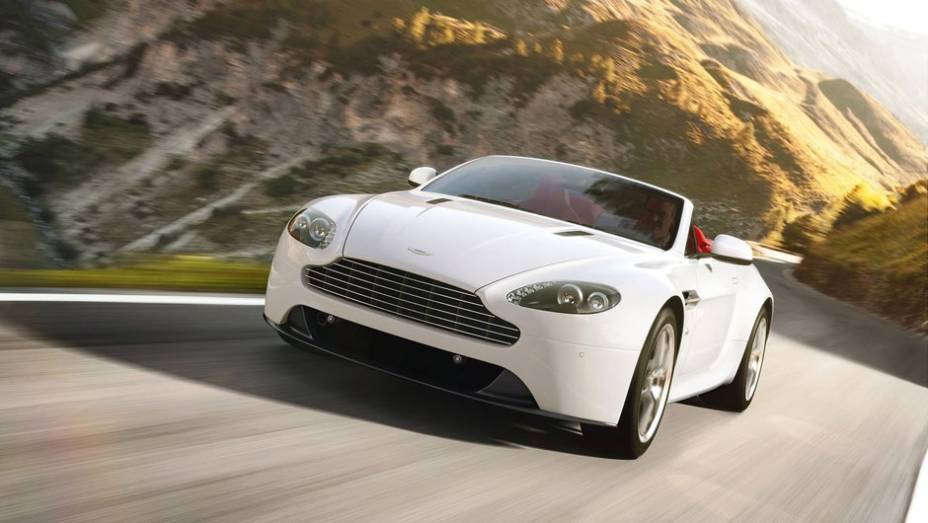 Versão de alta performance S entrega 430 cv | <a href="https://preprod.quatrorodas.abril.com.br/saloes/genebra/2012/aston-martin-v8-vantage-678482.shtml" rel="migration">Leia mais</a>