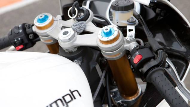 Agora ela é capaz de desenvolver até 128 cavalos de potência a 12.500 | <a href="https://preprod.quatrorodas.abril.com.br/moto/noticias/triumph-lanca-daytona-675r-street-triple-741449.shtml" rel="migration">Leia mais</a> Agora ela é capaz de desenvolver até 128 cavalos de potência a 12.500 | <a href="https://preprod.quatrorodas.abril.com.br/moto/noticias/triumph-lanca-daytona-675r-street-triple-741449.shtml" rel="migration">Leia mais</a>