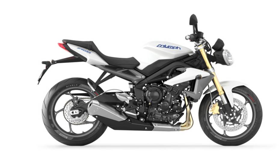 Suas linhas estão mais acentuadas e suas superfícies mais rígidas | <a href="https://preprod.quatrorodas.abril.com.br/moto/noticias/triumph-lanca-daytona-675r-street-triple-741449.shtml" rel="migration">Leia mais</a>