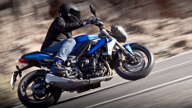 A Street Triple gera uma potência de 85,1 cavalos a 11.200 rpm | <a href="https://preprod.quatrorodas.abril.com.br/moto/noticias/triumph-lanca-daytona-675r-street-triple-741449.shtml" rel="migration">Leia mais</a> A Street Triple gera uma potência de 85,1 cavalos a 11.200 rpm | <a href="https://preprod.quatrorodas.abril.com.br/moto/noticias/triumph-lanca-daytona-675r-street-triple-741449.shtml" rel="migration">Leia mais</a>