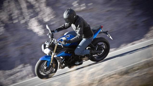 A nova Street Triple perdeu 6 kg em relação à versão anterior e agora totaliza 183 kg | <a href="https://preprod.quatrorodas.abril.com.br/moto/noticias/triumph-lanca-daytona-675r-street-triple-741449.shtml" rel="migration">Leia mais</a> A nova Street Triple perdeu 6 kg em relação à versão anterior e agora totaliza 183 kg | <a href="https://preprod.quatrorodas.abril.com.br/moto/noticias/triumph-lanca-daytona-675r-street-triple-741449.shtml" rel="migration">Leia mais</a>