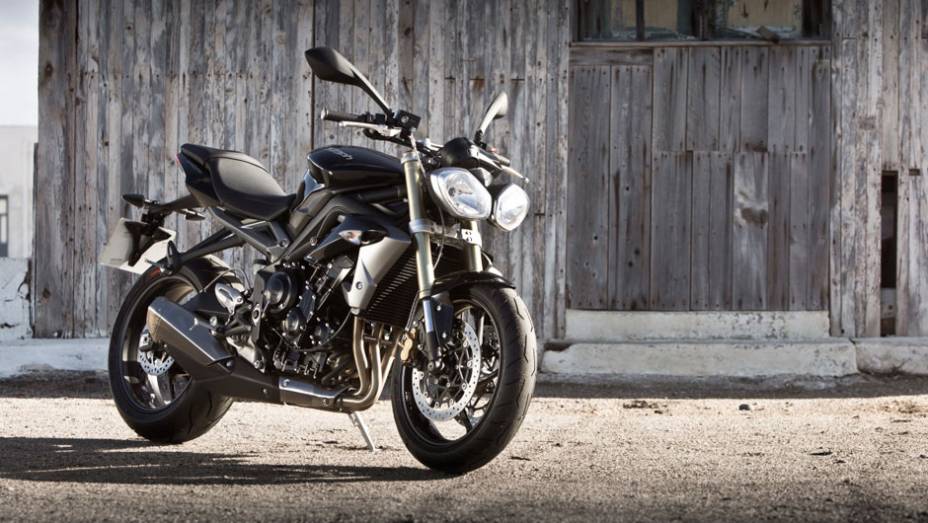 Triumph apresenta Street Triple 675 no Brasil | <a href="https://preprod.quatrorodas.abril.com.br/moto/noticias/triumph-lanca-daytona-675r-street-triple-741449.shtml" rel="migration">Leia mais</a>