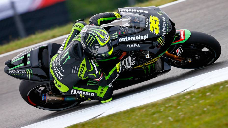 Cal Crutchlow conquistou a primeira pole da carreira em Assen | <a href="https://preprod.quatrorodas.abril.com.br/moto/noticias/motogp-crutchlow-conquista-pole-assen-745300.shtml" rel="migration">Leia mais</a>