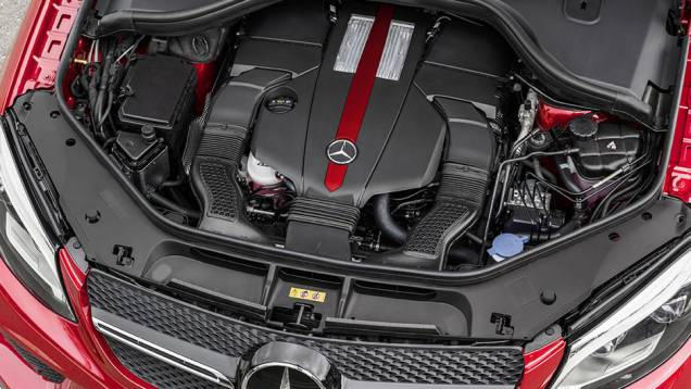 Motor é V6 biturbo com 367 cavalos e transmissão de nove marchas automática | <a href="https://preprod.quatrorodas.abril.com.br/noticias/fabricantes/mercedes-divulga-oficialmente-nova-gle-820013.shtml" rel="migration">Leia mais</a> Motor é V6 biturbo com 367 cavalos e transmissão de nove marchas automática | <a href="https://preprod.quatrorodas.abril.com.br/noticias/fabricantes/mercedes-divulga-oficialmente-nova-gle-820013.shtml" rel="migration">Leia mais</a>