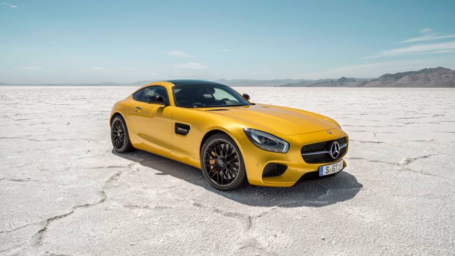 Seguindo os passos de diversos modelos de nova geração, o AMG GT tem boa parte da estrutura em alumínio | <a href="https://preprod.quatrorodas.abril.com.br/noticias/saloes/paris-2014/mercedes-benz-revela-amg-gt-799359.shtml" rel="migration">Leia mais</a>