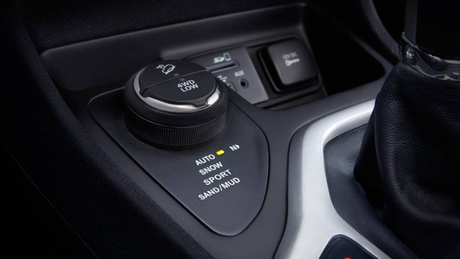| <a href="https://preprod.quatrorodas.abril.com.br/saloes/new-york/2013/jeep-cherokee-737016.shtml" rel="migration">Leia mais</a>