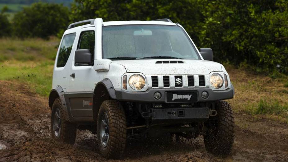 Em todas elas o motor será o mesmo 1.3 de 85 cv | <a href="https://preprod.quatrorodas.abril.com.br/carros/lancamentos/suzuki-jimny-734410.shtml" rel="migration">Leia mais</a>