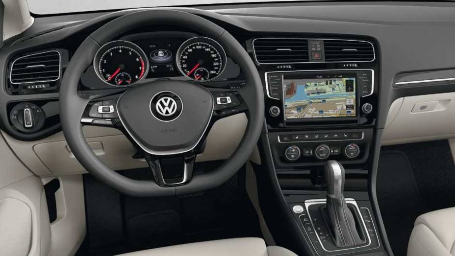 A generosa lista de opcionais da perua inclui piloto automático adaptativo, faróis com iluminação inteligente e assistência de estacionamento | <a href="https://preprod.quatrorodas.abril.com.br/noticias/fabricantes/vw-lanca-golf-variant-868081.shtml" rel="migration">Leia mais</a>