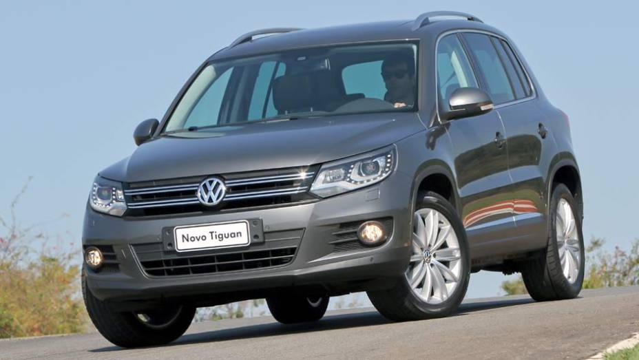 Modelo passou pelo seu primeiro face-lift | <a href="https://preprod.quatrorodas.abril.com.br/carros/lancamentos/volkswagen-tiguan-640848.shtml" rel="migration">Leia mais</a>